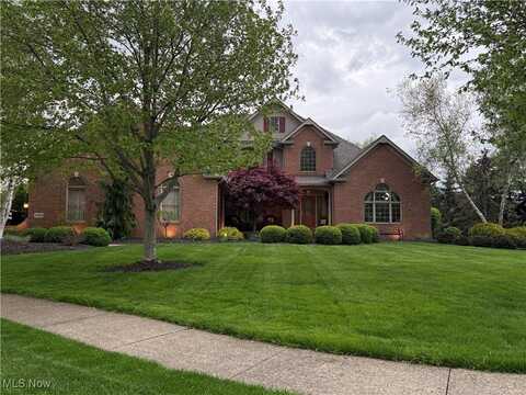 2384 Macnaughten Street NW, North Canton, OH 44720