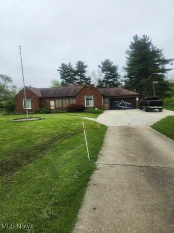 16427 Albion Road, Strongsville, OH 44136