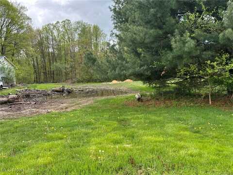 5541 E Calla Road, New Middletown, OH 44442