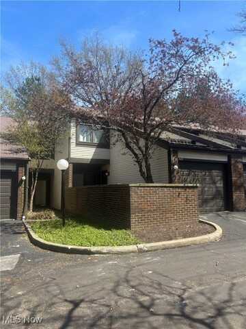 509 Forsythia Lane, Richmond Heights, OH 44143