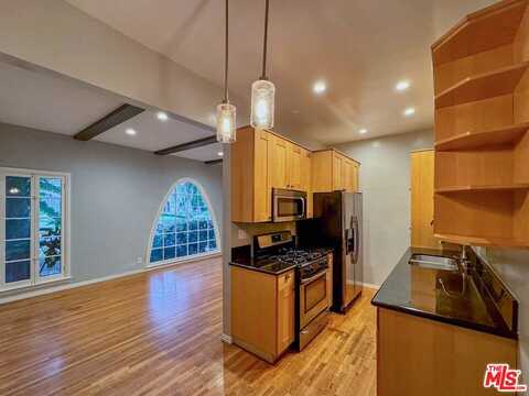 340 N Oakhurst Dr, Beverly Hills, CA 90210