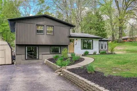2227 Erie Street, Ravenna, OH 44266