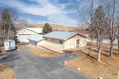 4742 119th Road NW, Epping, ND 58843