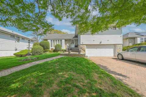 39 Primrose Lane, Hempstead, NY 11575