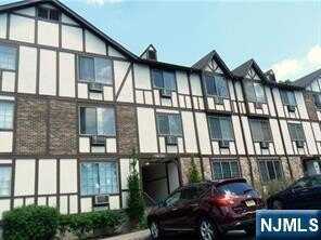 2111 Hawthorne Lane, Mahwah, NJ 07430