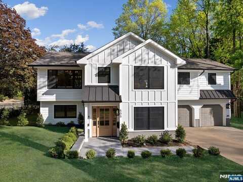 505 Darby Court, Ridgewood, NJ 07450