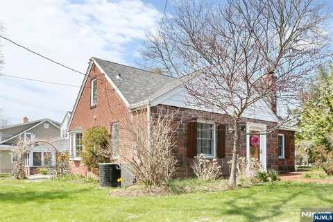 421 Tappan Road, Northvale, NJ 07647