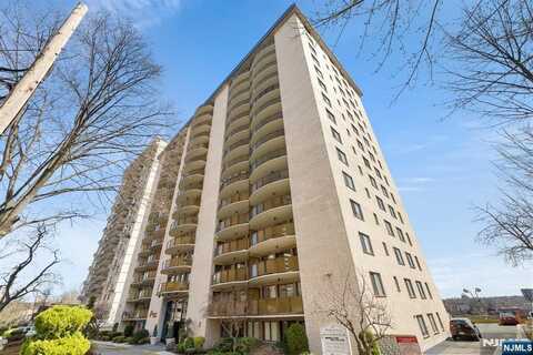 150 Overlook Avenue 14F, Hackensack, NJ 07601