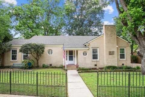 419 East Bell Avenune, Crockett, TX 75835