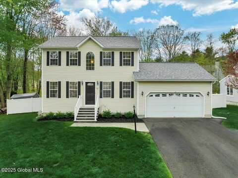 13 Willowbrook Terrace, Halfmoon, NY 12065