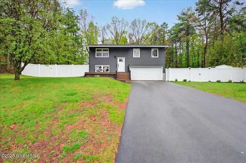 42 Red Coach Trail, Milton, NY 12020