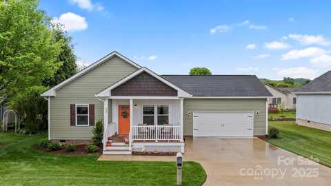 343 Beechnut Drive, Hendersonville, NC 28739