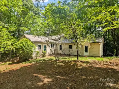 51 Woodland Hills Drive, Burnsville, NC 28714