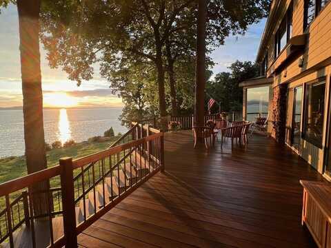 25 Oakledge Drive, Burlington, VT 05401