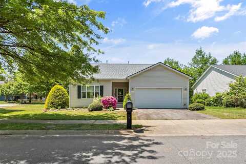 2 Scottish Circle, Asheville, NC 28803