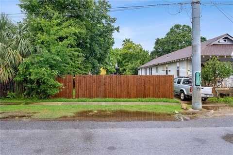 412 S BERNADOTTE Street, New Orleans, LA 70119