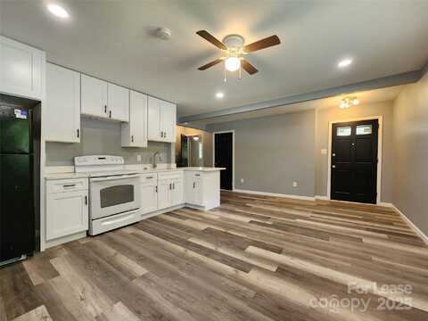 210 N Salisbury Avenue, Spencer, NC 28159