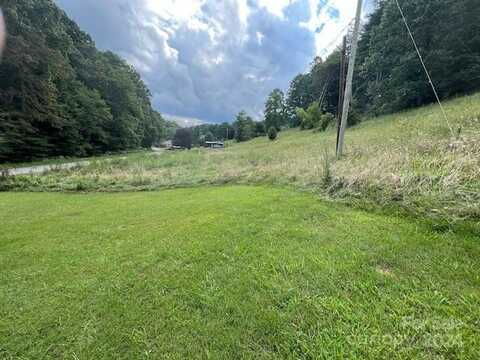 1030 Long Branch Road, Green Mountain, NC 28740