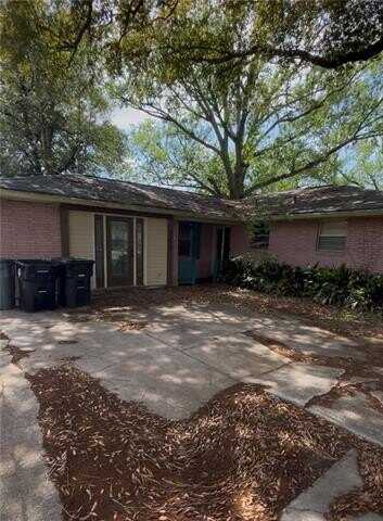 8554 S ESSEN HEIGHTS Court, Baton Rouge, LA 70809