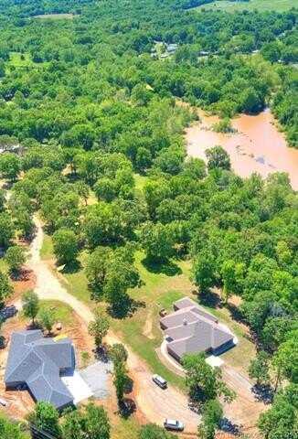 10 E 1200, Eufaula, OK 74432