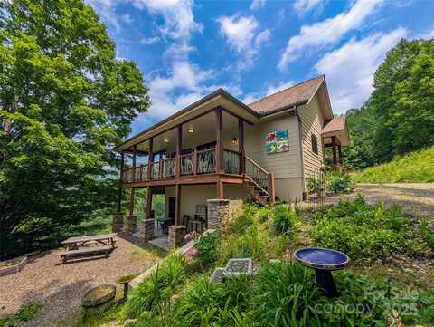 72 Pilgrims Lane, Burnsville, NC 28714