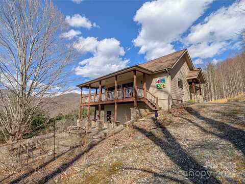 72 Pilgrims Lane, Burnsville, NC 28714
