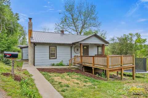 82 Lincoln Park Road, Burnsville, NC 28714