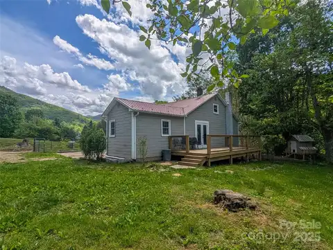 95 Lady Bug Lane, Burnsville, NC 28714