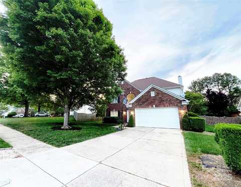 8218 Lynnewood Glen Drive, Charlotte, NC 28269