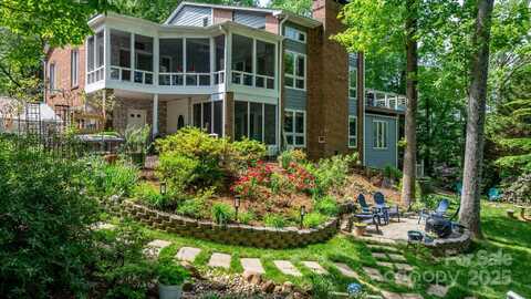 4647 16th Street Place NE, Hickory, NC 28601
