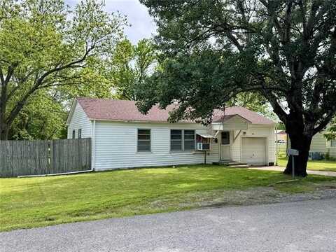 1110 SE 2nd Court, Pryor, OK 74361