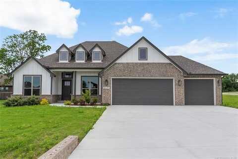 4525 S Holly Avenue W, Sand Springs, OK 74063