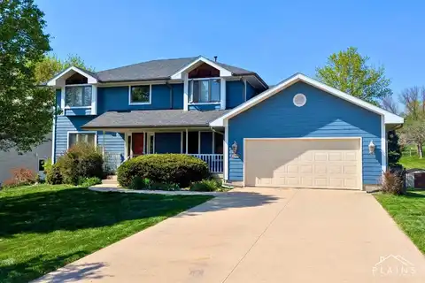 4909 SINGING HILLS BLVD, Sioux City, IA 51106