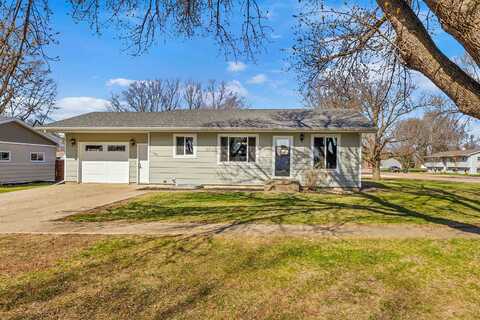 1120 Blaine St, Larchwood, IA 51241