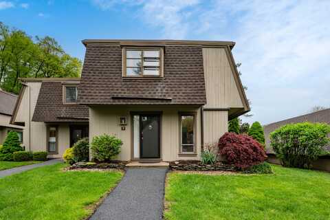 7 Mallard Drive, Farmington, CT 06001