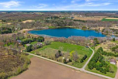 8130 STANDING ROCKS ROAD, Amherst, WI 54406