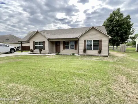 225 Benjamin Drive, Dyersburg, TN 38024