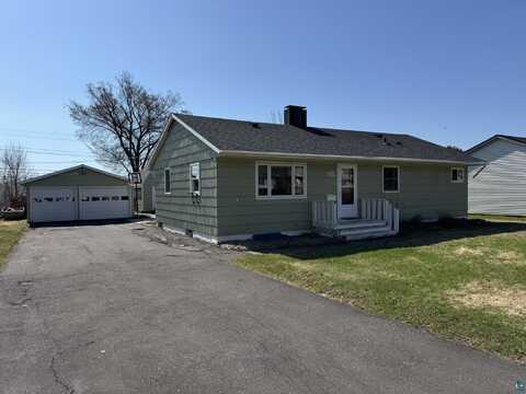 102 Hays Cr, Silver Bay, MN 55614