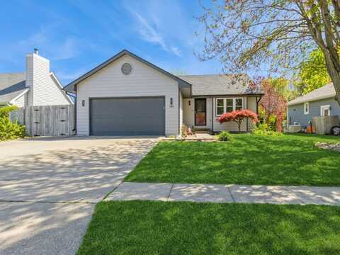 1411 E Franklin Avenue, Indianola, IA 50125