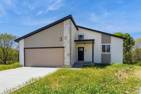 4274 Grover Woods Lane, Des Moines, IA 50317