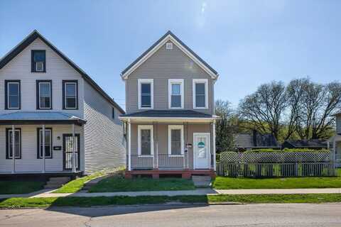 2939 Jackson, Dubuque, IA 52001