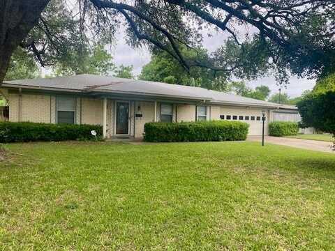 3820 Sagebrush Road, Benbrook, TX 76116