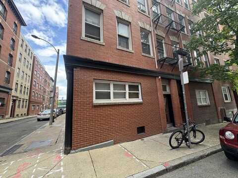35 Charter Street 6, Boston, MA 02113