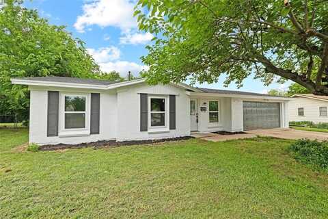 840 Belaire Drive, Burleson, TX 76028