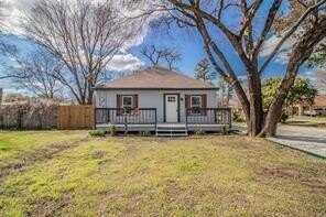 100 S Levy Street, Pilot Point, TX 76258