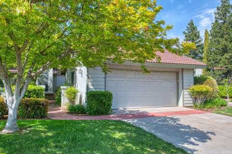 1229 Bullard Avenue W, Fresno, CA 93711