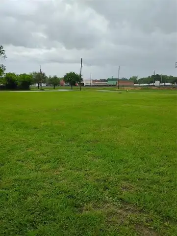300 SE Front Street, Edgewood, TX 75117