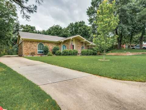 620 Donna Lane, Bedford, TX 76022