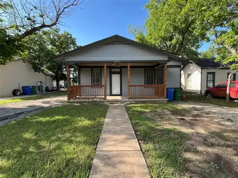 915 W 3rd Street, Taylor, TX 76574