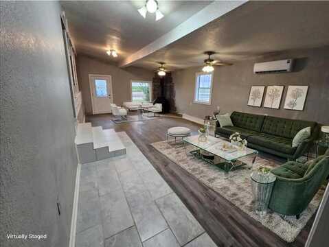 1105 W 2nd Avenue, White Deer, TX 79097